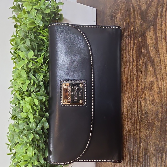 Dooney & Bourke Handbags - Vintage Dooney & Bourke Black Leather Wallet